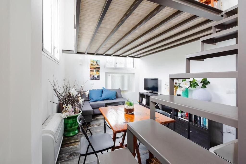 Navigli Luxury Loft - Apartment In Milano Bagian luar foto