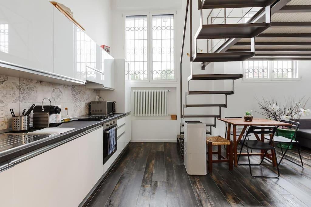 Navigli Luxury Loft - Apartment In Milano Bagian luar foto