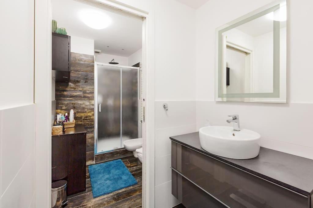Navigli Luxury Loft - Apartment In Milano Bagian luar foto