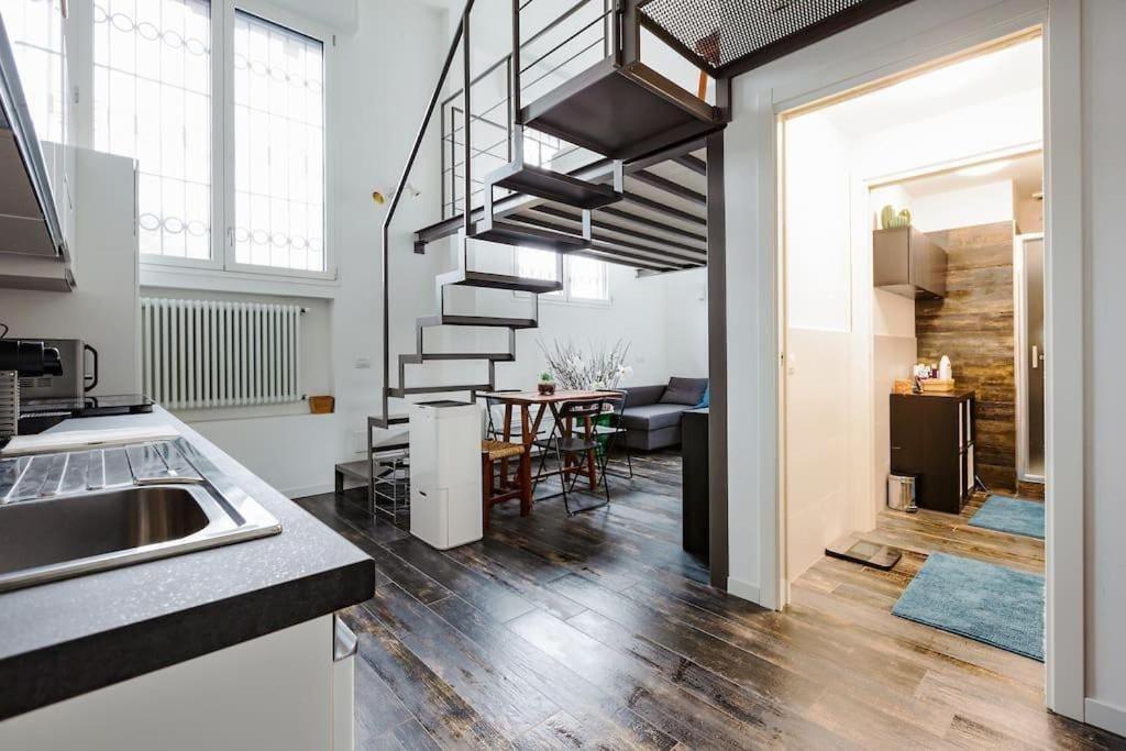 Navigli Luxury Loft - Apartment In Milano Bagian luar foto