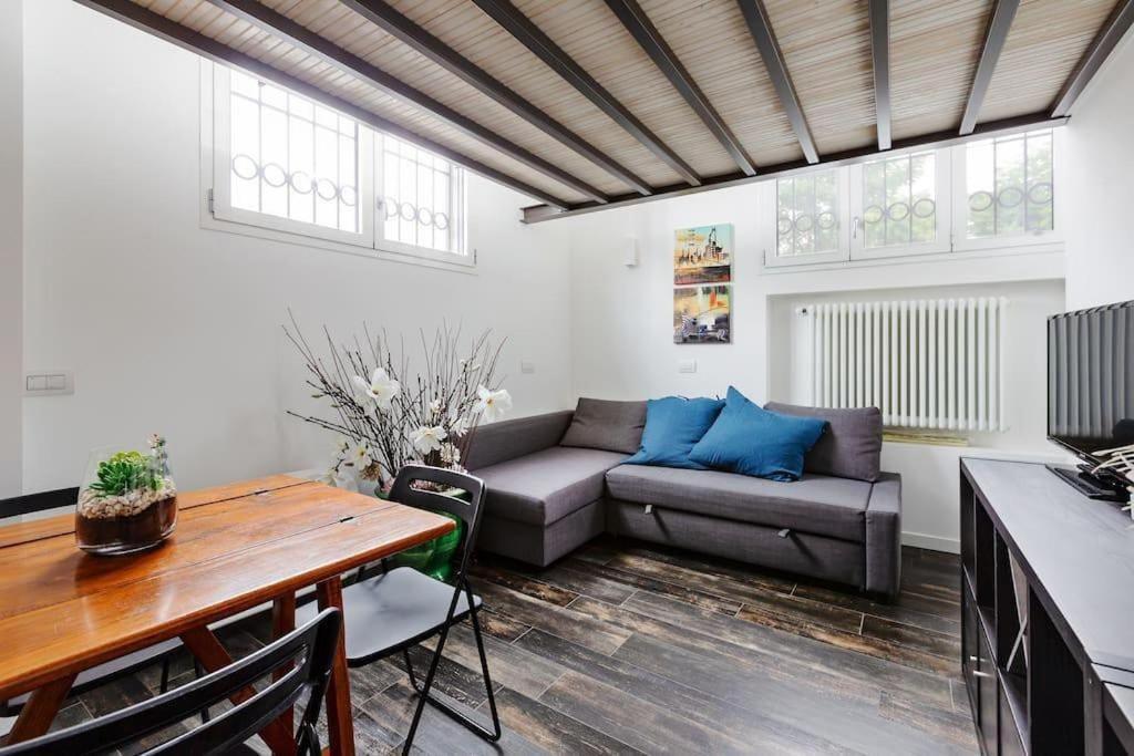 Navigli Luxury Loft - Apartment In Milano Bagian luar foto